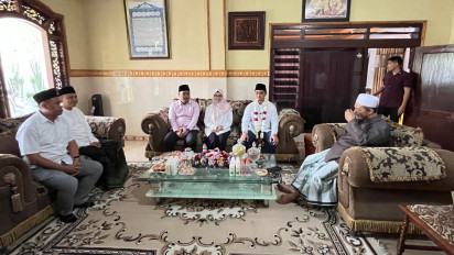 Bertemu dengan Kiai Sepuh NU Blitar, Kaesang Titipkan Pasangan Cabub Rini Syarifah–Abdul Ghoni