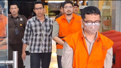 KPK Tahan 2 dari 3 Tersangka Korupsi APD Covid-19