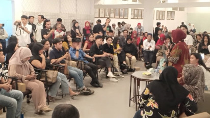 Risma Temui Pendukungnya di Kawasan Kayutangan Haritage Kota Malang
