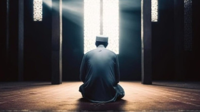 Ingin Terhindar dari Pengaruh Jin? Ustaz Adi Hidayat Sarankan Setiap Habis Shalat Baca Surah-surah Berikut Ini