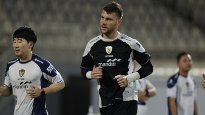 Cedera Maarten Paes Lebih Buruk dari Dugaan? Kiper Timnas Indonesia Diprediksi Absen Sebulan