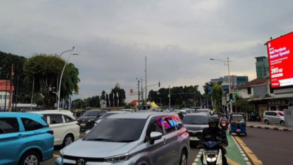 Akhir Pekan Tetap Waspada, BMKG Prakirakan Cuaca Mayoritas Kota di Indonesia Berawan hingga Hujan