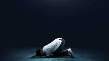 Mulai Malam Ini Lakukan Shalat Tahajud yang Punya 4 Keistimewaan, Kata Ustaz Adi Hidayat Bisa buat Rezeki dan Karir...