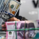 Saling Adu Data, Pengamat Ekonomi sebut Rupiah Semakin Anjlok, Gubernur BI sebut Rupiah akan Bangkit 2027