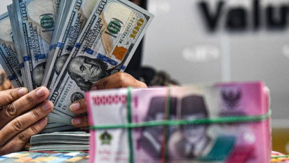 Rupiah Anjlok Lagi ke Rp15.640 per Dolar AS Imbas 'Panas' di Timur Tengah