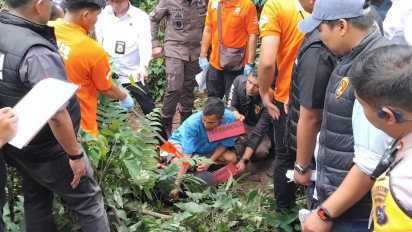 Rekonstruksi Kasus Nia Gadis Penjual Gorengan, Tersangka Jerat Leher Korban dengan Rafia