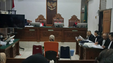 Di Tengah Hakim Demo, PN Jakarta Selatan Gelar Sidang Dugaan Tindak Pidana Memberikan Keterangan Palsu