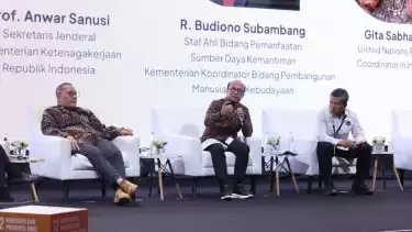 Sekretaris Jenderal Kementerian Ketenagakerjaan, Anwar Sanusi, saat menjadi pembicara pada Konferensi Tahunan SDGs, di Jakarta, Senin (7/10/2024).