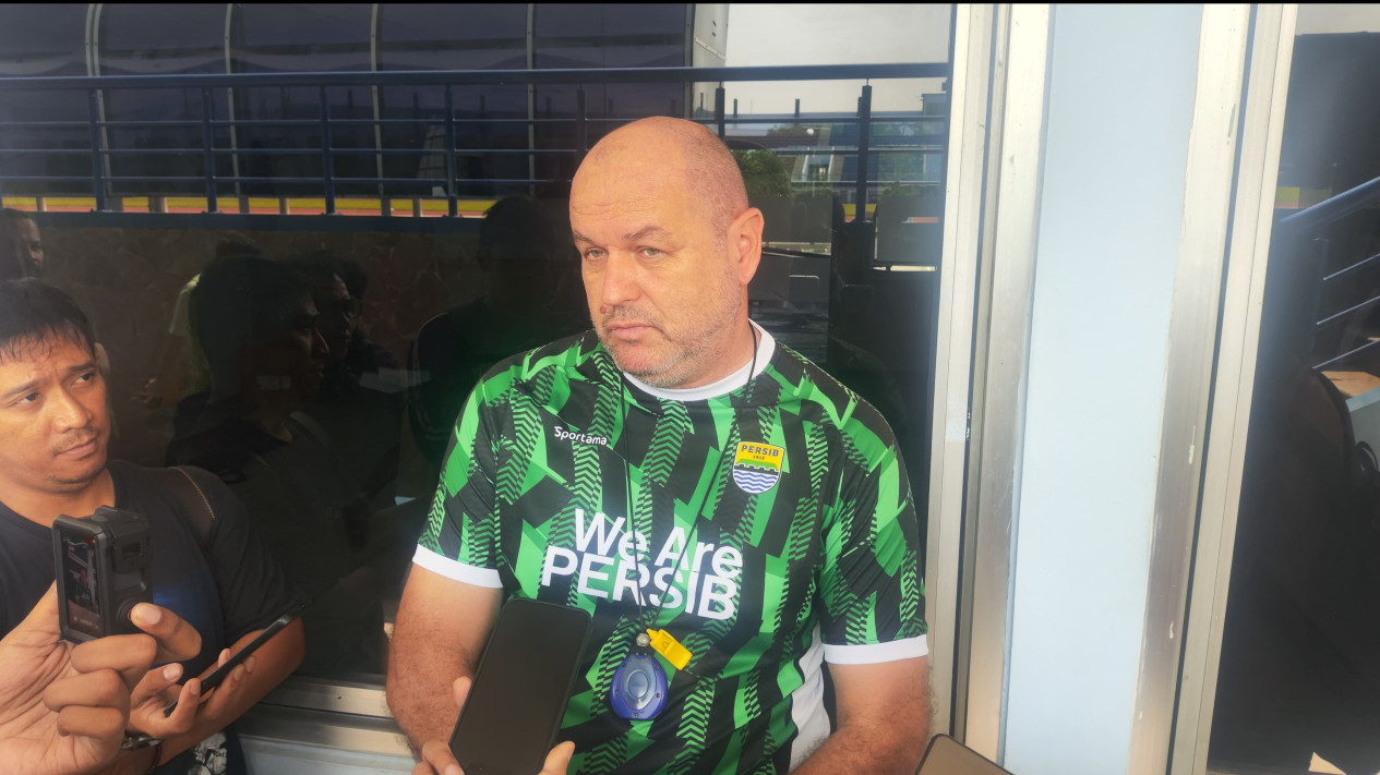 Bojan Hodak Pasang Badan Bela Bek Naturalisasi Timnas Indonesia Usai Lakukan Blunder dan Jadi Biang Kekalahan Persib di AFC Champions League 2
            - galeri foto