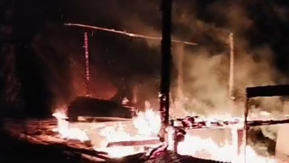 Pos Kebun Sawit Bukit Kesuma Dibakar, Diduga Orang Suruhan di Balik Amuk Massa