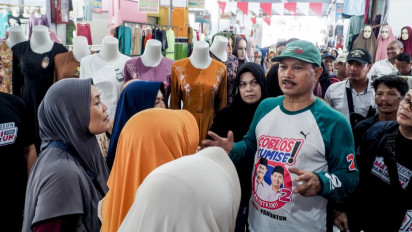 Cari Dukungan, Paslon Cawali Kota Madiun Maidi-Bagus Blusukan Pasar hingga Bertamu ke Rumah Warga