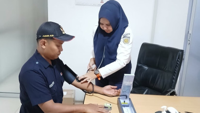 Komitmen Terhadap Keselamatan Perjalanan KA, Petugas KAI Rutin Cek Kesehatan Sebelum Dinas
