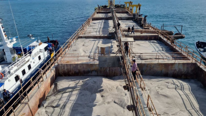 PSDKP Tangkap Dua Kapal Asing Penghisap Pasir, Negara Rugi hingga Rp 223 Mliiar