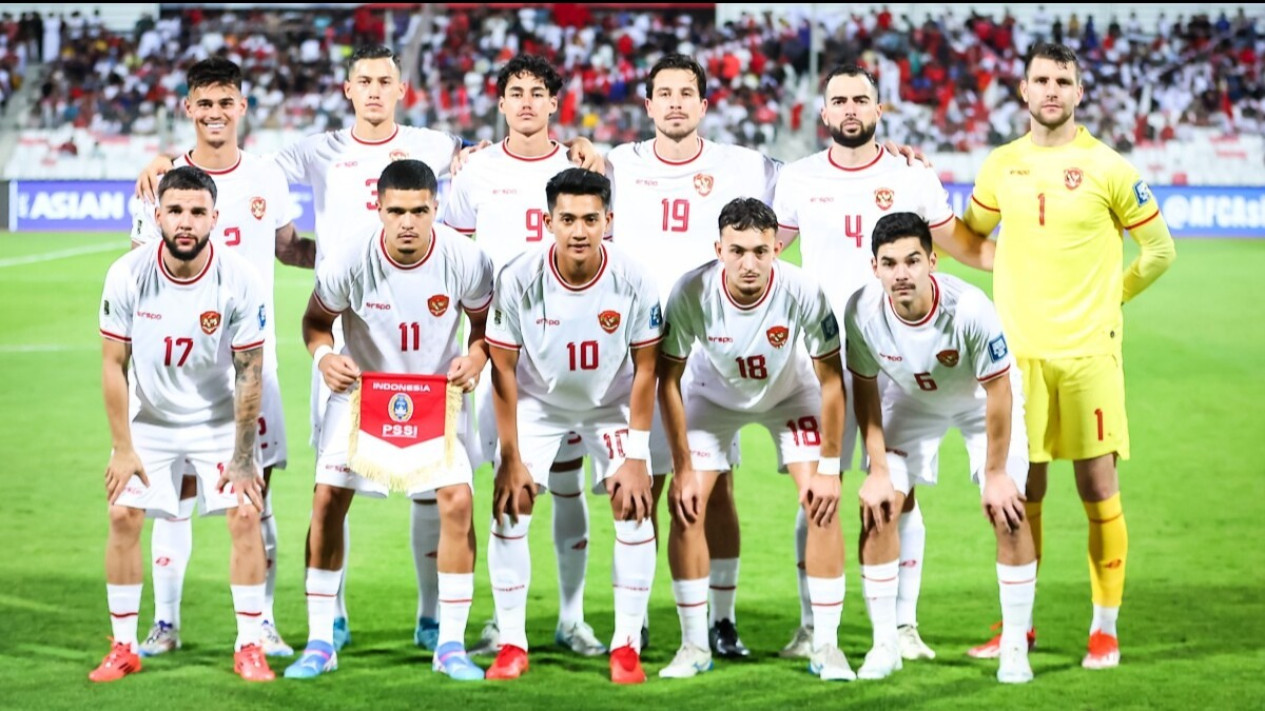 Lupakan Wasit Ahmed Al Kaf, Timnas Indonesia Dihujani 3 Kabar Baik Usai Imbangi Bahrain di Kualifikasi Piala Dunia 2026: Garuda Siap Catat Kemenangan Perdana
            - galeri foto