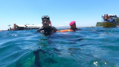 Pj Gubernur Jatim Letakkan Patung Gajah Mada di Bangsring Underwater