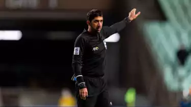 Wasit Omar Al Ali pimpin laga Timnas Indonesia lawan China