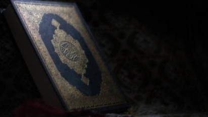 Keutamaan Baca Surah Al Mulk Sebelum Tidur, Ustaz Adi Hidayat: Allah Akan Jaga Jasad saat di Alam Kubur