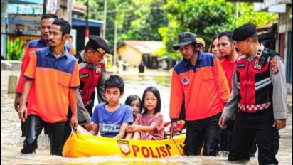 Banjir Kota Tebing Tinggi, Kemensos Langsung Salurkan Berbagai Bantuan