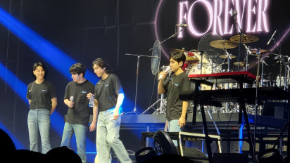 DAY6 Tampil Bareface saat Soundcheck, Bawakan Letting Go, Zombie dan Welcome to the Show