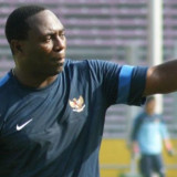 Mantan Pelatih Timnas Indonesia Ini Resmi Mualaf, Sang Anak Ungkap Rasa Bangga