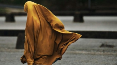 Ustaz Khalid Basalamah Ungkap Makna Hijab Bagi Pasangan Suami Istri