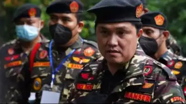 Ketua Umum PSSI Erick Thohir saat berseragam Ormas Banser selain mengurus Timnas Indonesia