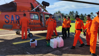 Tim Sar Gabungan Terkendala Ombak Besar Evakuasi 71 Nelayan Terjebak di Dermaga Tegal Buled