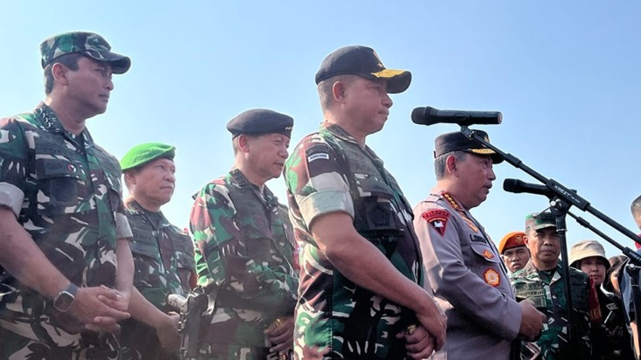 Polri Siapkan Pengamanan Antisipasi Aksi Demo Saat Pelantikan Presiden-Wakil Presiden RI 2024
            - galeri foto