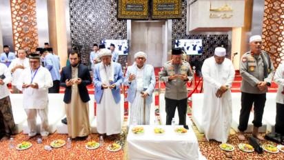 KH Misbahul Munir Kholil Doakan Prabowo-Gibran Bawa Indonesia Jadi Macan Asia