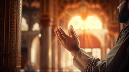 Tafsir 146 Tidak Semua Masuk Neraka, Orang Munafik yang Seperti Ini Bisa Terhindar, Apa Saja?