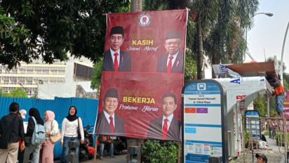 Spanduk ucapan "Selamat Bekerja Prabowo-Gibran" Bertebaran di Jakarta