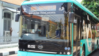 Jalan-Jalan Hemat, Naik Transjakarta, LRT dan MRT Cuma Bayar Rp1 saat Pelantikan Presiden-Wakil Presiden