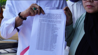 Neneng ke Airin: Berikan Contoh Baik!