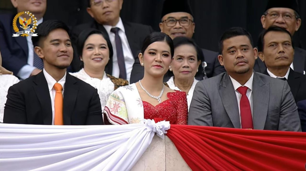 Momen Kaesang, Bobby dan Kahiyang Disoraki di Acara Pelantikan Presiden Prabowo-Gibran
            - galeri foto