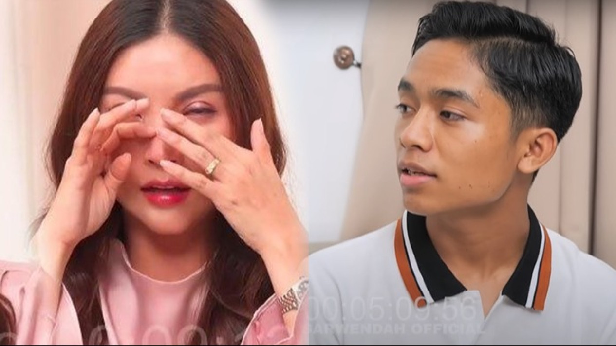 Tangis Sarwendah Pecah saat Ungkap Pengakuan Mengejutkan soal Perasaannya pada Betrand Peto, Ternyata Onyo Itu Aslinya…
            - galeri foto