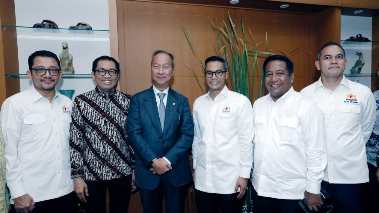 Safari Ketum Kadin Anindya Bakrie ke Kabinet Merah Putih, dari Menko Pangan, Mendag Hingga Menlu
            - galeri foto