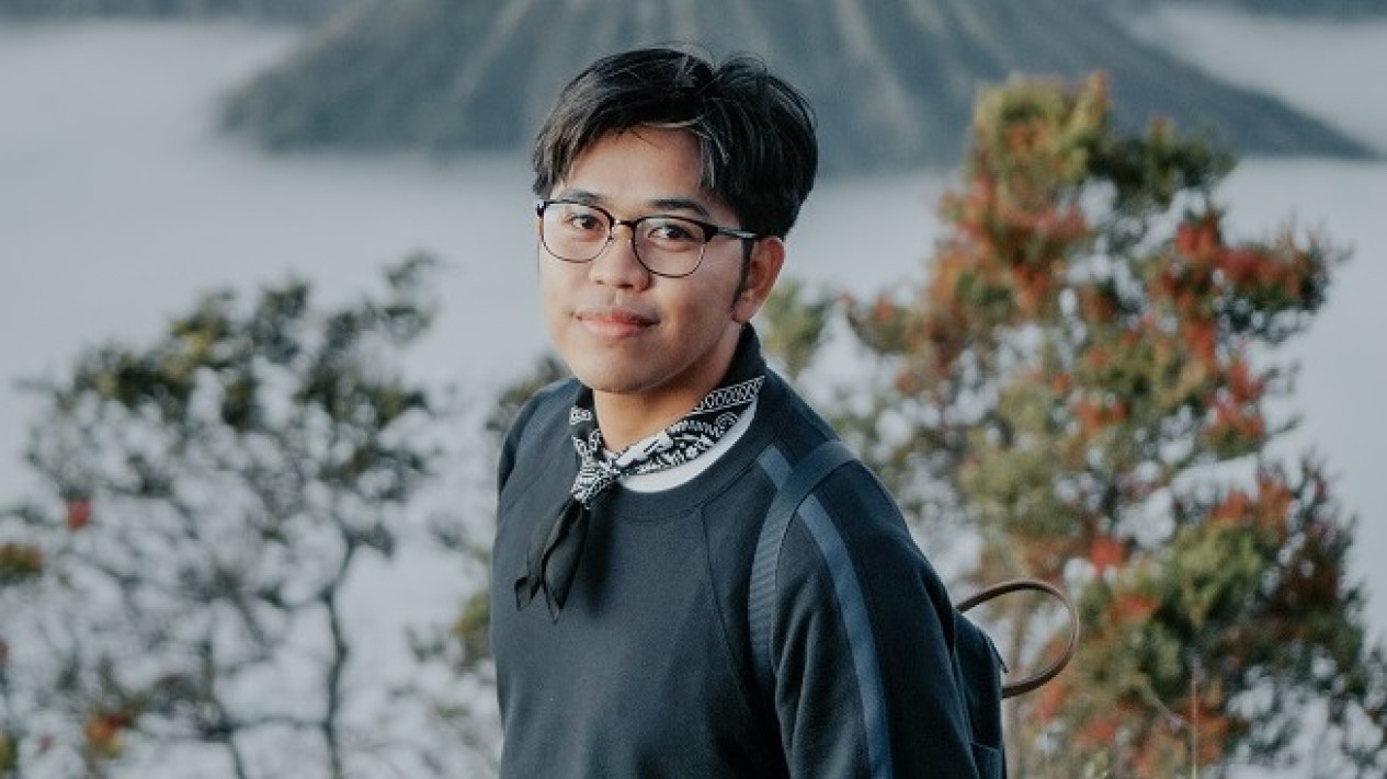 Perjalanan AlwanRK Dari Sarjana Pendidikan ke Influencer Komedi
            - galeri foto