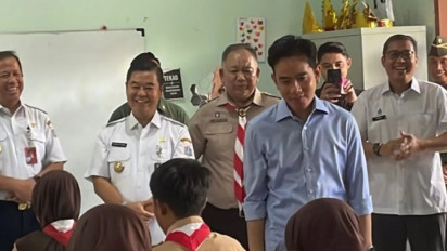 Gibran Kembali Uji Coba Makan Siang Bergizi Gratis di SMPN 270 Jakarta Utara, Kali Ini Menunya Nasi hingga Ayam Teriyaki