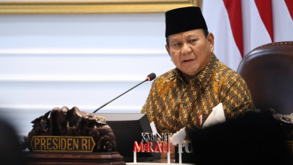 Pimpin Rapat Kabinet Perdana, Presiden Prabowo Perintahkan Para Menteri Tak Buat Birokrasi Ribet: Marilah Kita Jujur