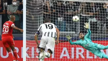 Kiper Juventus, Mattia Perin