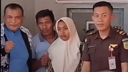 Tangis Haru Guru Honorer Supriyani Keluar dari Tahanan, Dituduh Aniaya Anak Polisi dan Sempat Diminta Uang Damai 50 Juta
