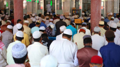 Doa Hari Jumat yang Bikin Bebas dari Utang dan Berikan Kemuliaan, Ustaz Adi Hidayat: Laki-laki Baca Setelah Shalat Jumat