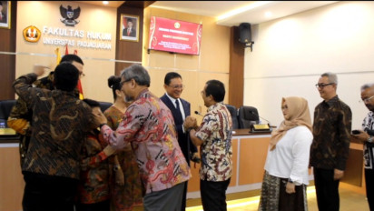 Disertasi Penanggulan Penyebaran Radikalisme Melalui Media Sosial Dalam Hukum Indonesia Hantar Komjen Pol Wahyu Hadiningrat Raih Gelar Doktor