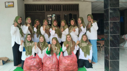 Memperingati HUT ke-73, Divisi Humas Polri Gelar Jumat Berkah di Masjid Al Muttaqin Depok