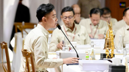 Momen Wapres Gibran Gantikan Prabowo Pimpin Makan Siang di Pembekalan Kabinet Merah Putih