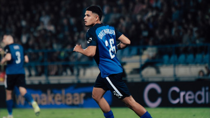 Derbi Timnas Indonesia Vs Tim Sandy Walsh, Ragnar Oratmangoen Cetak Gol Perdana untuk FCV Dender