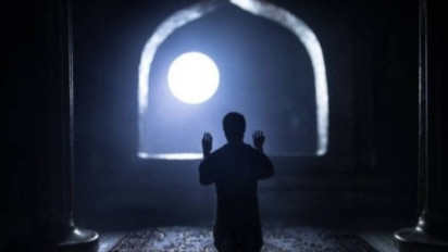 Mulai Sekarang Jangan Salah Lagi, Ini Urutan Kebiasaan Nabi Muhammad SAW Ketika Bangun Tidur, Ustaz Adi Hidayat: Doa Adalah yang Ketiga