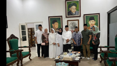Calon Gubernur Jawa Tengah Andika Perkasa Ziarah ke Makam Pendiri NU di Tebu Ireng