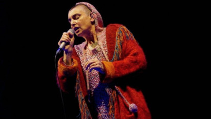Sinead O'Connor, Penyanyi Kontroversial pada Era 90-an Punya Kisah  Mualaf Meski Pernah Jadi Pendeta Sebelum Peluk Islam