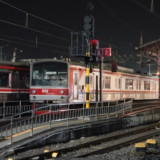 Super Padat, Satu Gerbong KRL Dipadati 300 Penumpang di Jam Sibuk